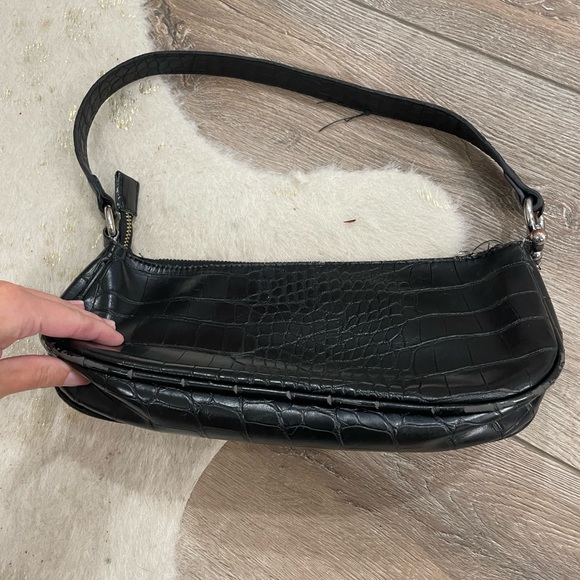 Urban outfitters black crocodile mini embossed shoulder bag - Picture 3 of 9